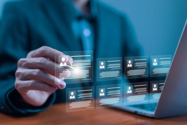 Entreprise mettant en avant sa politique RSE pour attirer les talents et renforcer sa marque employeur